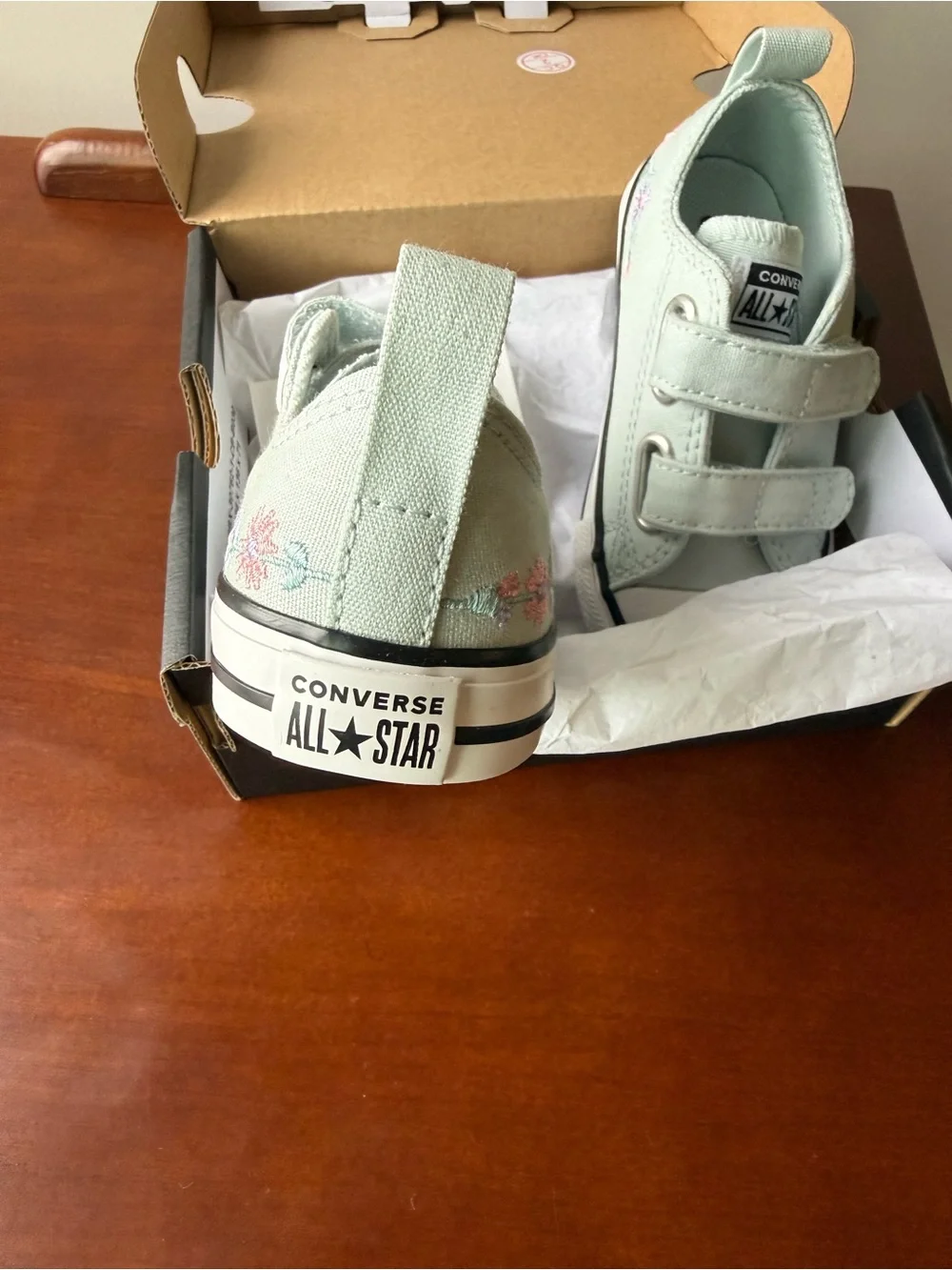 NIB Converse Chuck Taylor All Star Floral Sneakers Infant - Size 6 blue